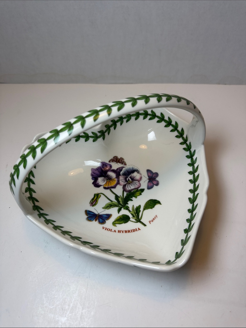 Portmeirion Ceramic 7” Heart Basket Botanic Garden PANSY Flowers